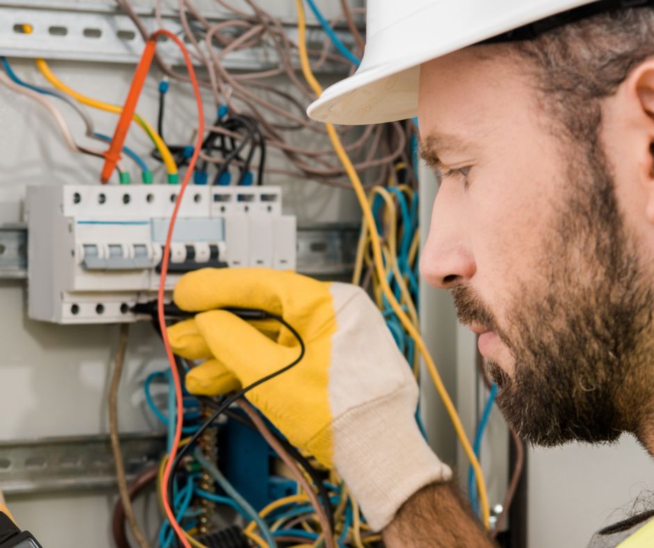 ¿Cómo mejorar tu marca personal como electricista para atraer más clientes?